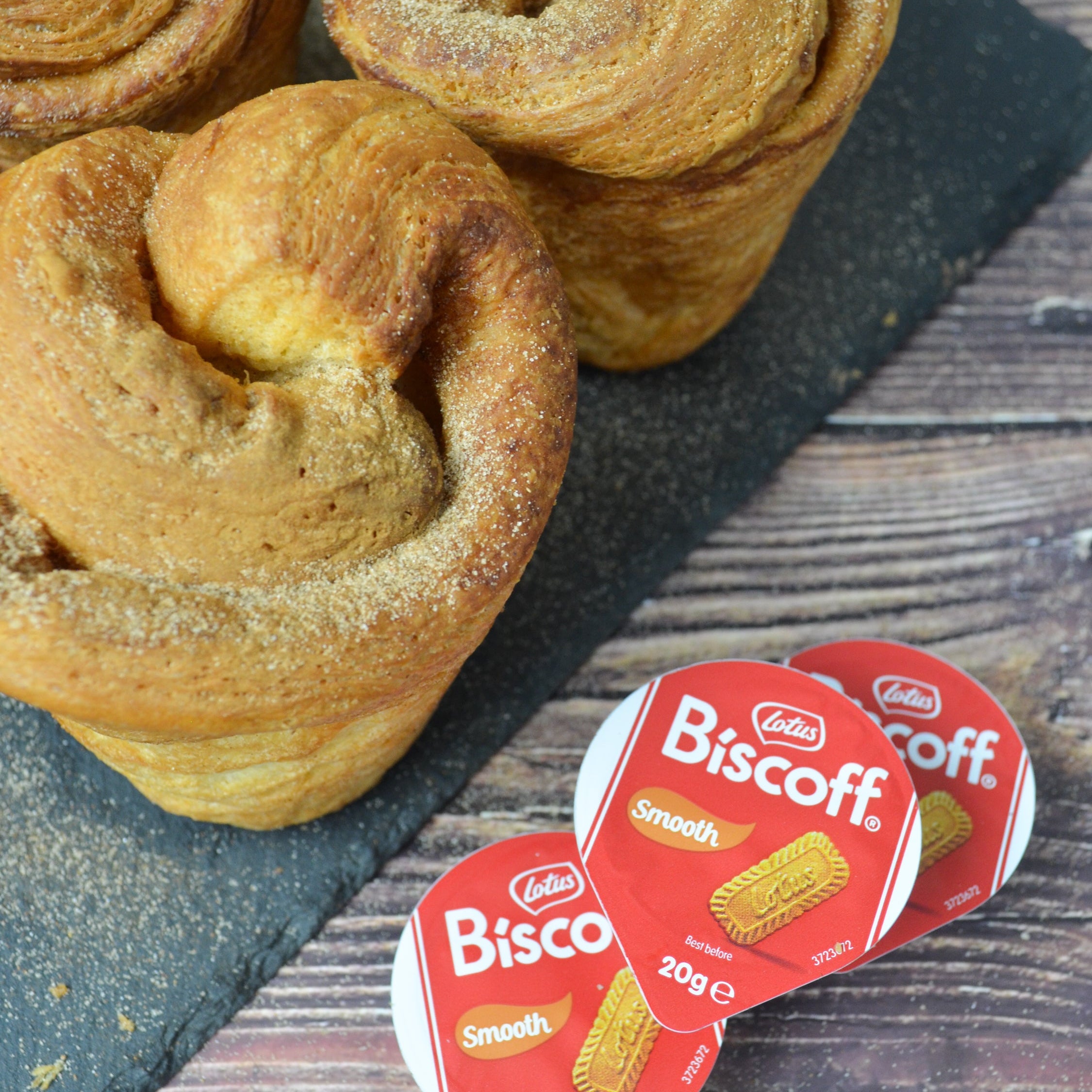 6 Biscoff Cruffins