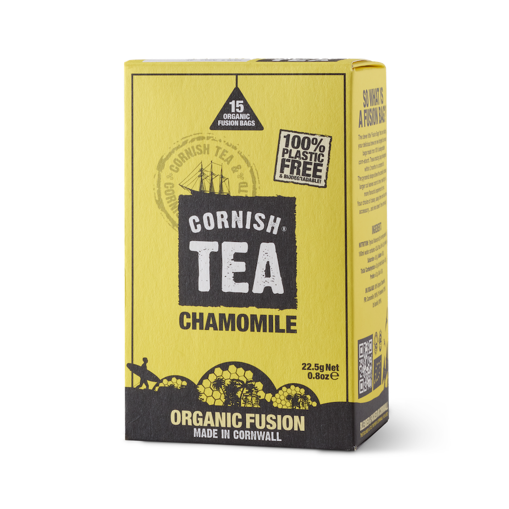 Box of 15 organic chamomile fusion tea bags with whole chamomile flowers, naturally caffeine-free and perfect for relaxation.